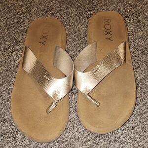 Roxy Women's Metallic Gold Sandals Size 10 Very Comfortable